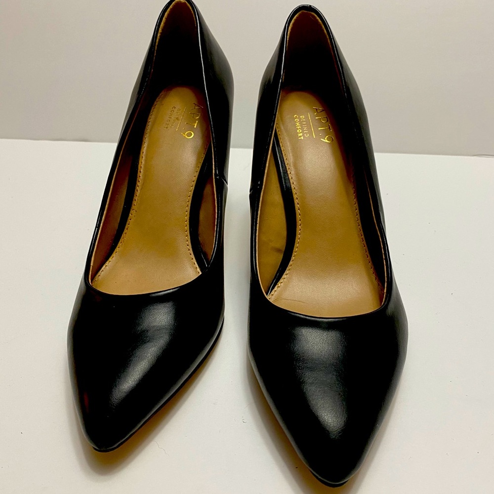 Apt 9 Black with good banded heel
